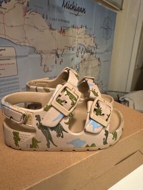 Khaki Inminpin Dinosaur Buckle-Front Sandals